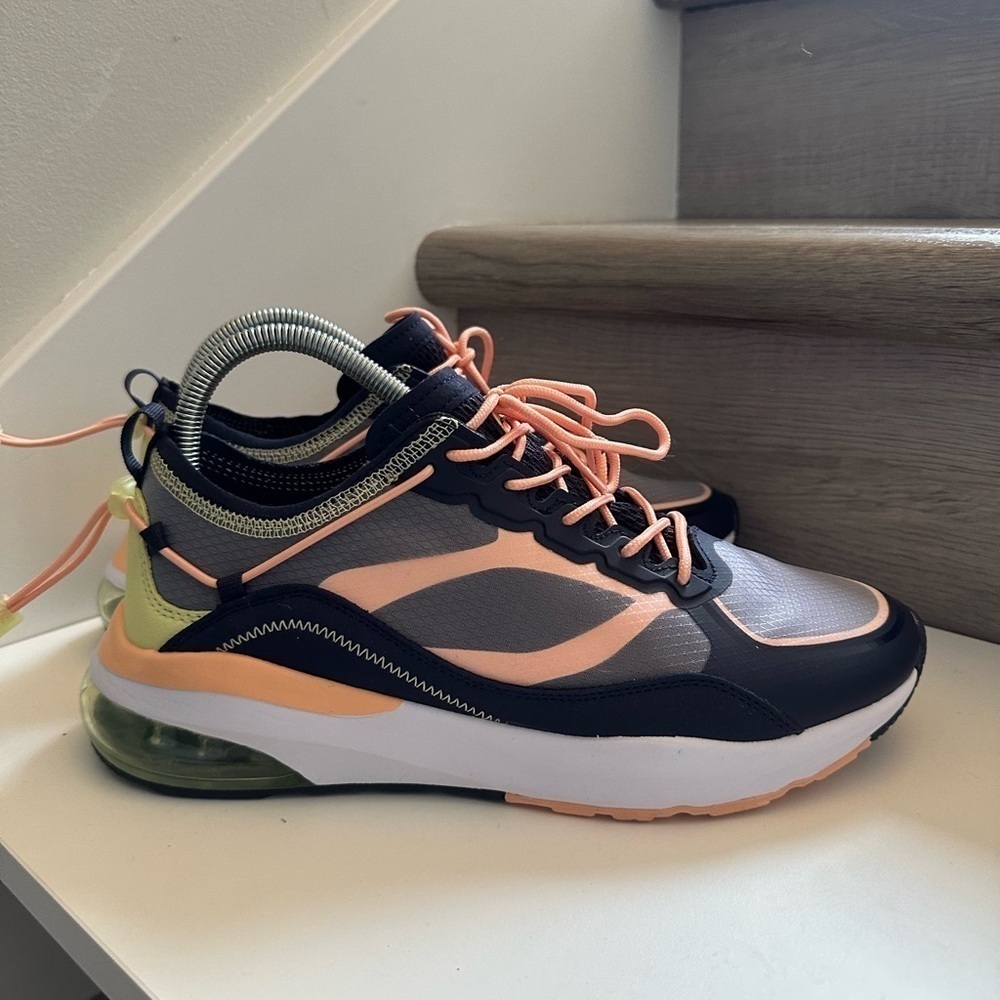 Fabletics Silverlake Air Performance
Sneaker size… - image 6